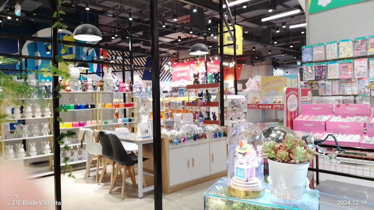 Samyan Mitrtown Hawker Centre